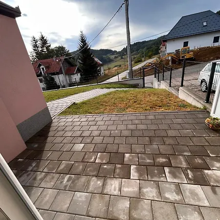 Dora Apartament *